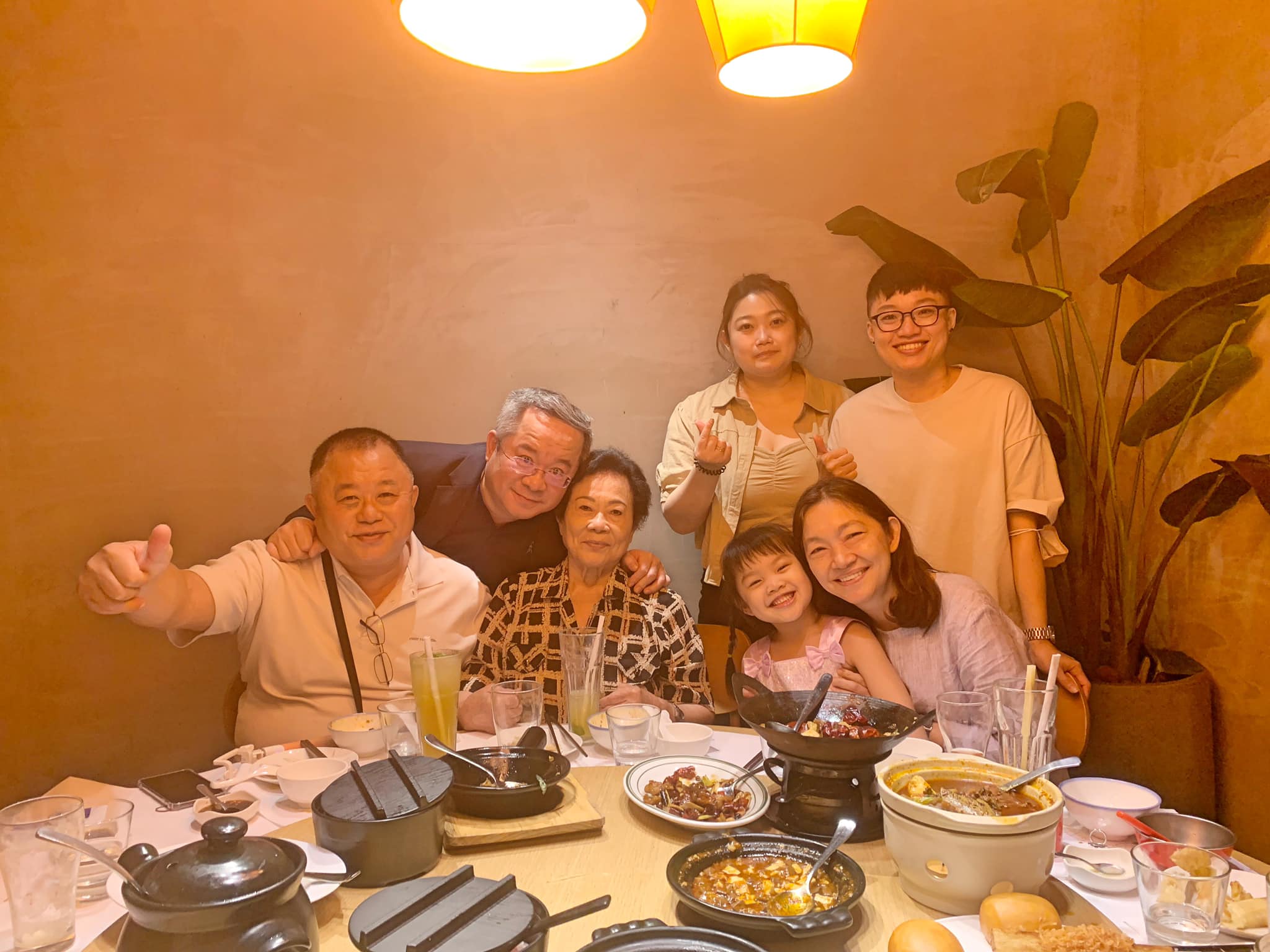 母親節與家人聚餐的美好時光