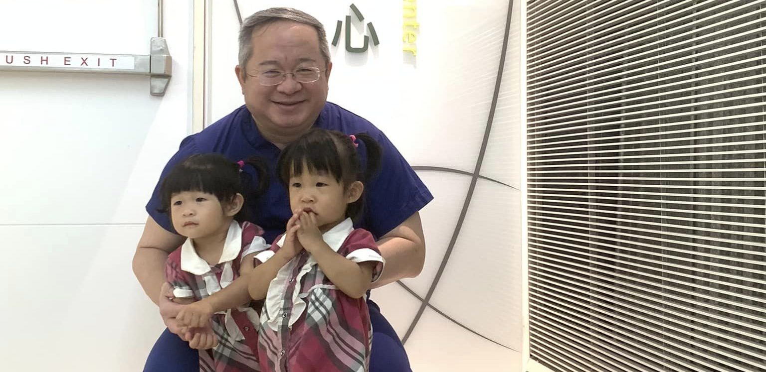 無懼年齡55歲～母親帶著健康長大的雙胞胎女兒來探望我～