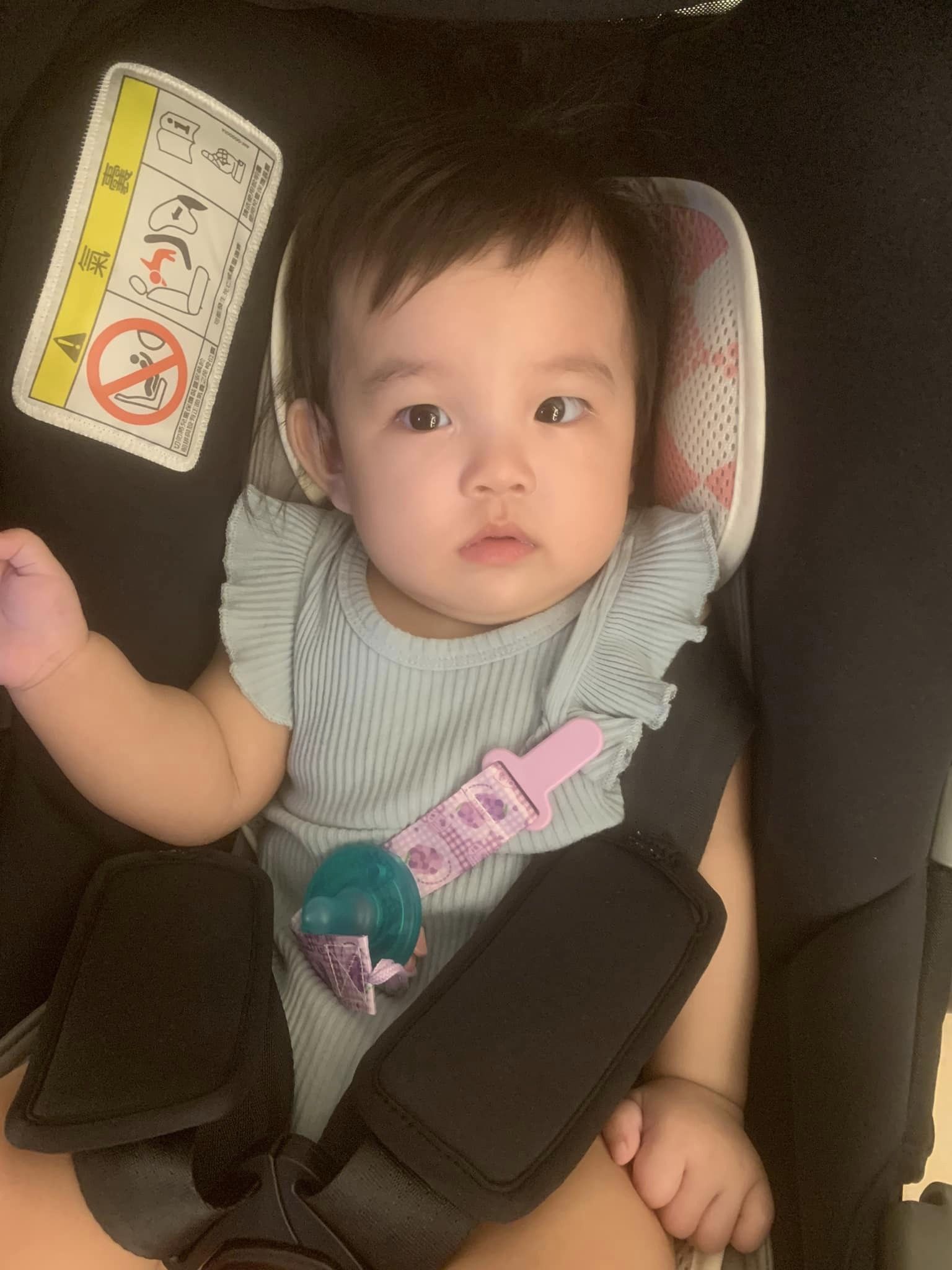 異卵雙胞胎姊妹~長得可愛~也不一樣~