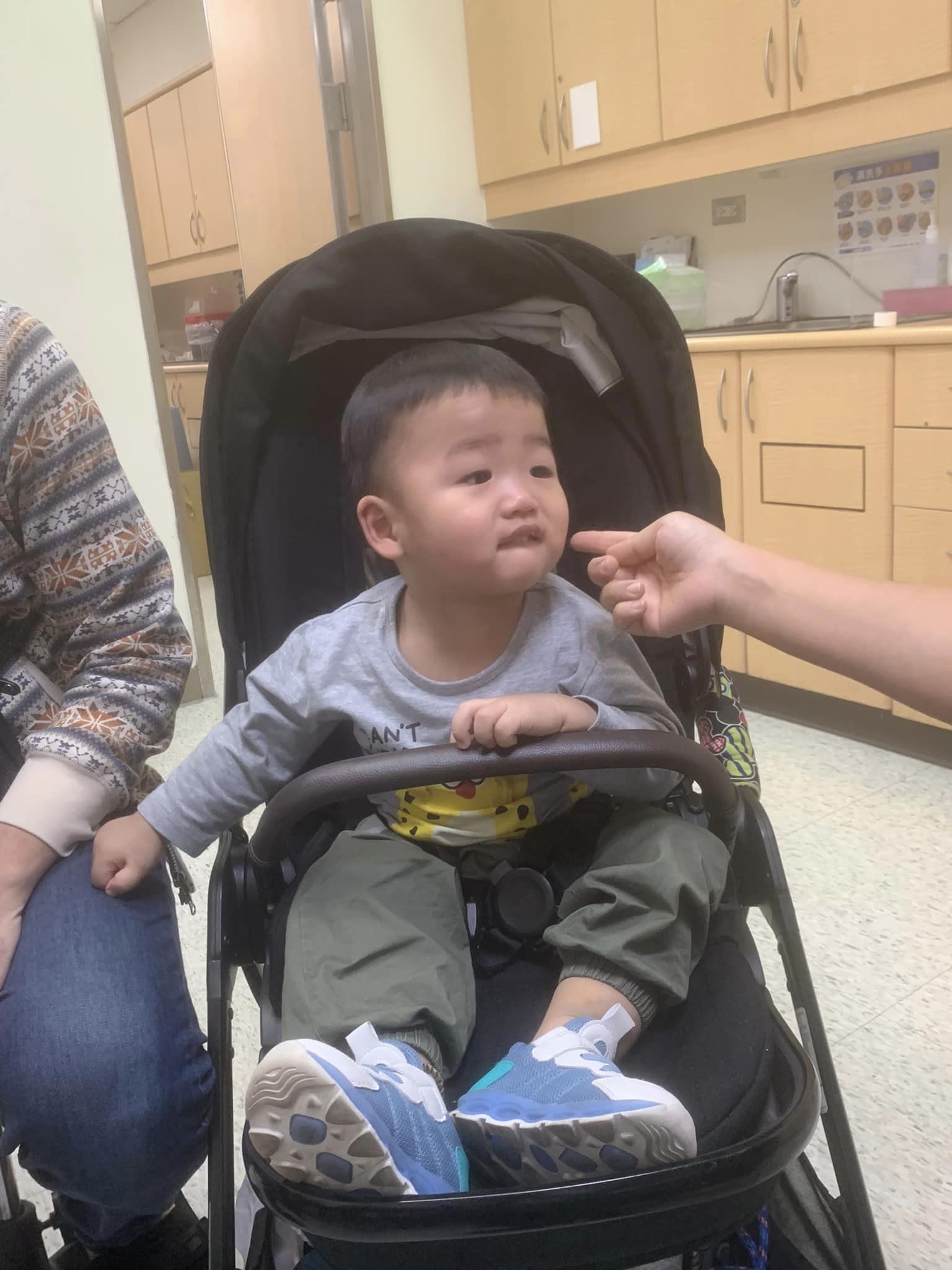 又來一個表情包的小可愛~
